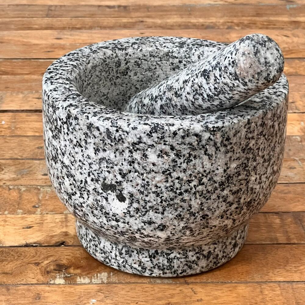 Granite Mortar and Pestle Set 5.5" Tall 24oz